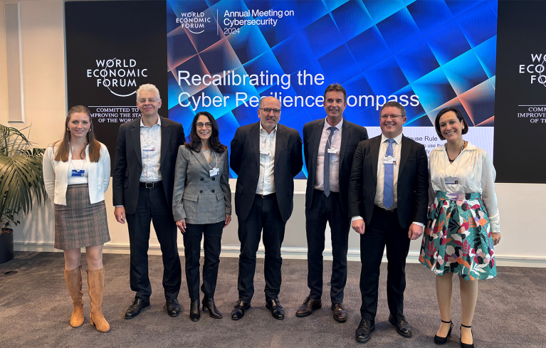 Déplacement du directeur général de l'ANSSI au forum économique mondial de Genève 2024